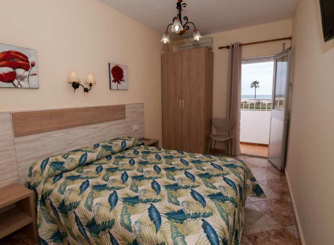 Hostal Sonrisa Del Mar Conil De La Frontera Buitenkant foto